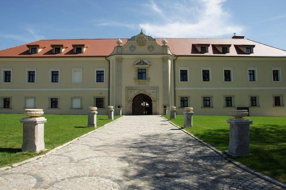 Hotel Na Podzamczu Tarnowskie Góry Exterior foto
